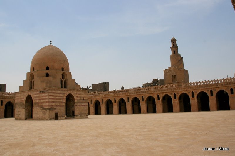 Interior de la mesquita d'Ibn Tulun